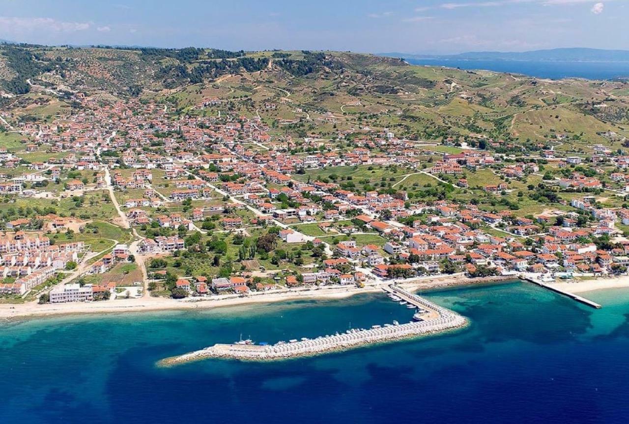 Metamorphosis - Halkidiki Apartment On The Beach เมตามอร์โฟซี ภายนอก รูปภาพ